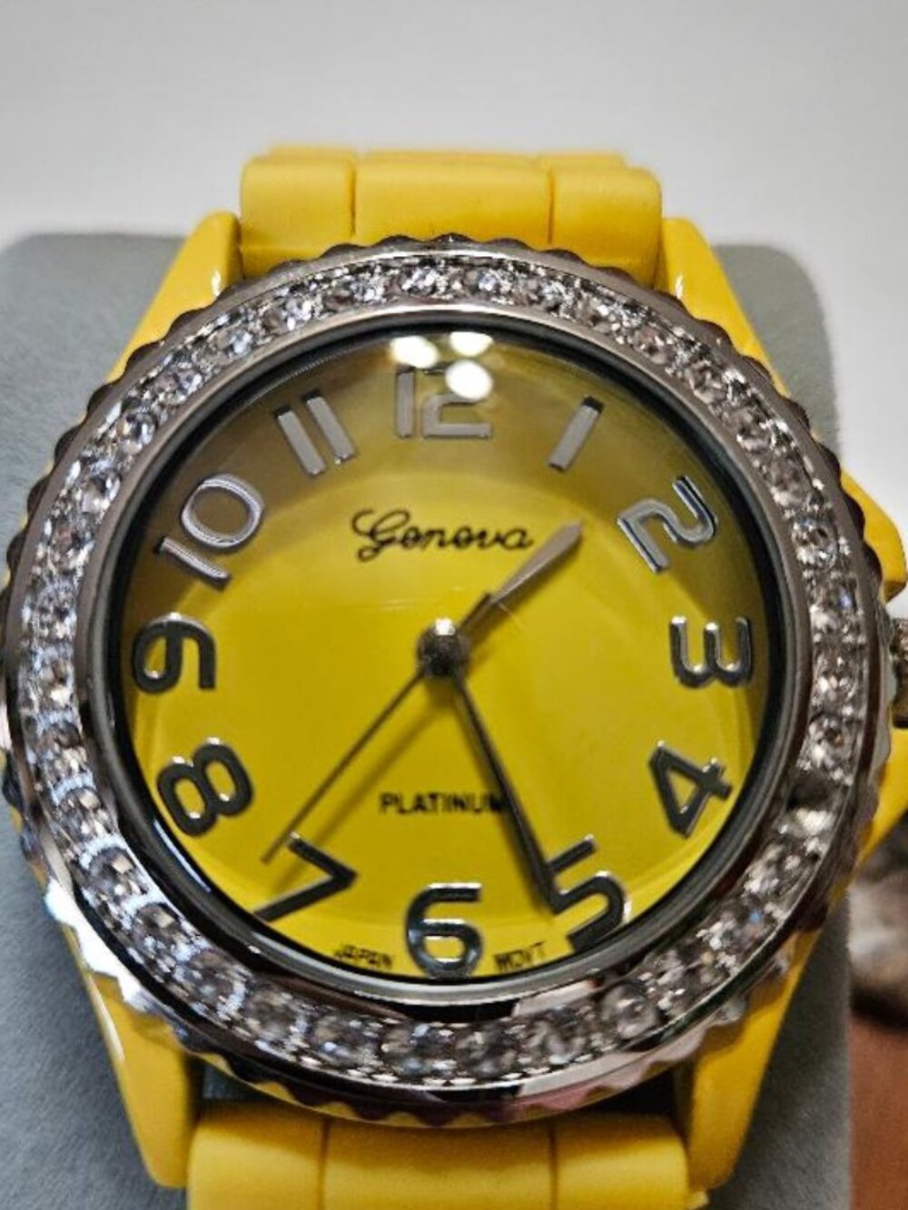 BRAND NEW GENIVA SILCONE YELLOW WATCH Fun! - Picture 6 of 8